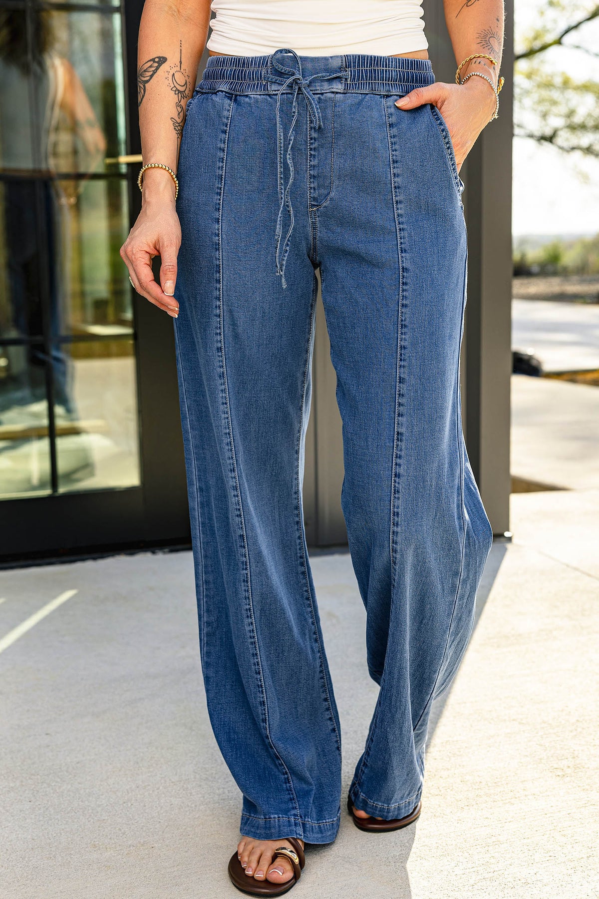 Blue Ashleigh drawstring waist wide-leg jeans from Dear-Lover Dropshipping, featuring a relaxed fit and casual style.