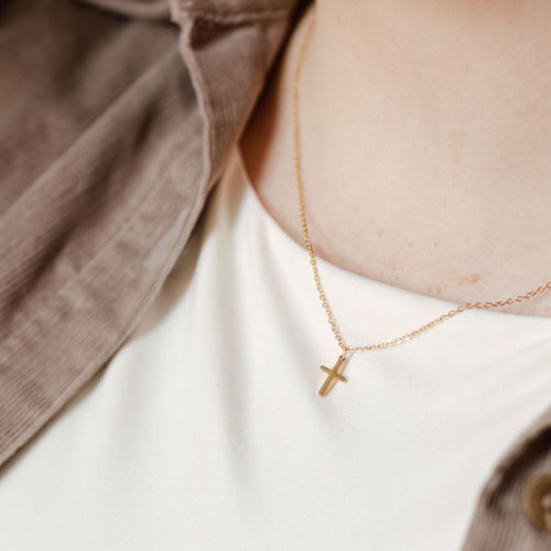 18kt Gold Cross Necklace