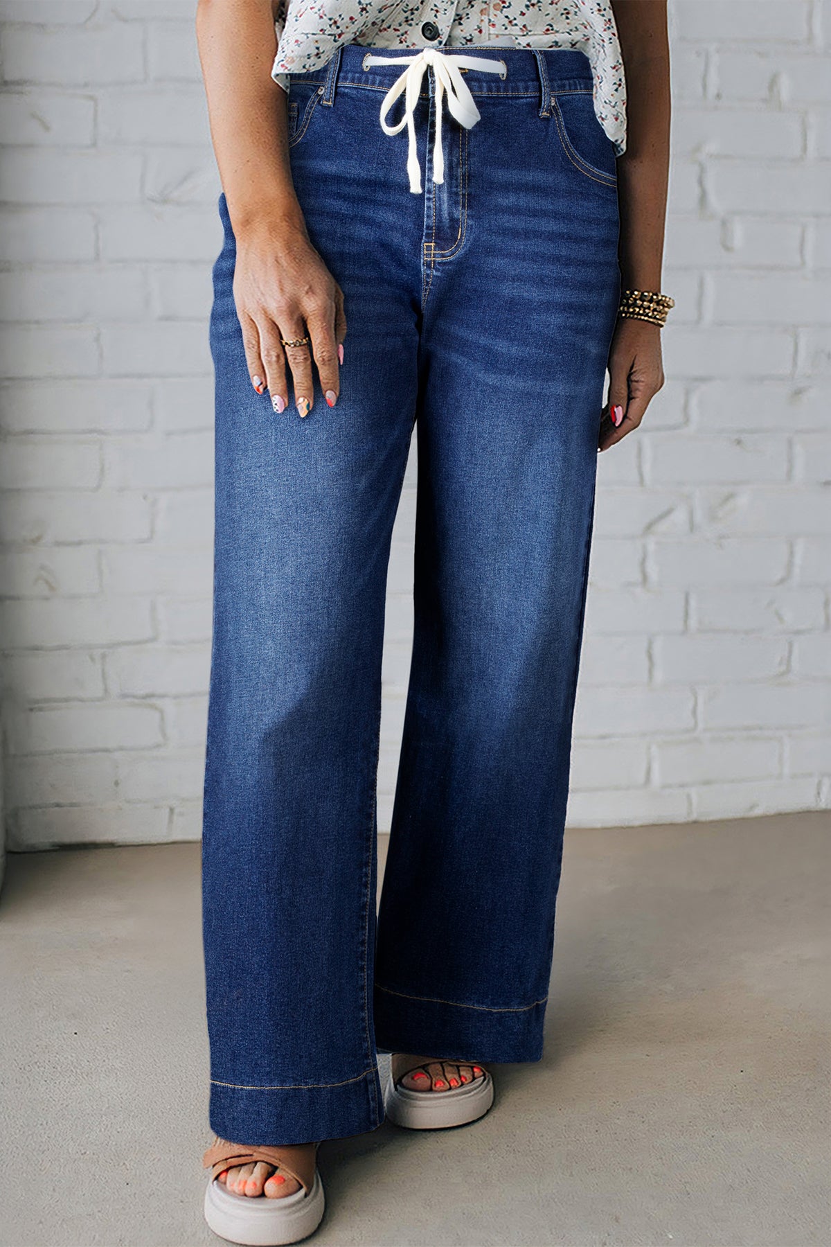 Dark blue acid wash plus size jeans with contrast lace-up detail, showcasing relaxed fit and stylish denim from Dear-Lover.