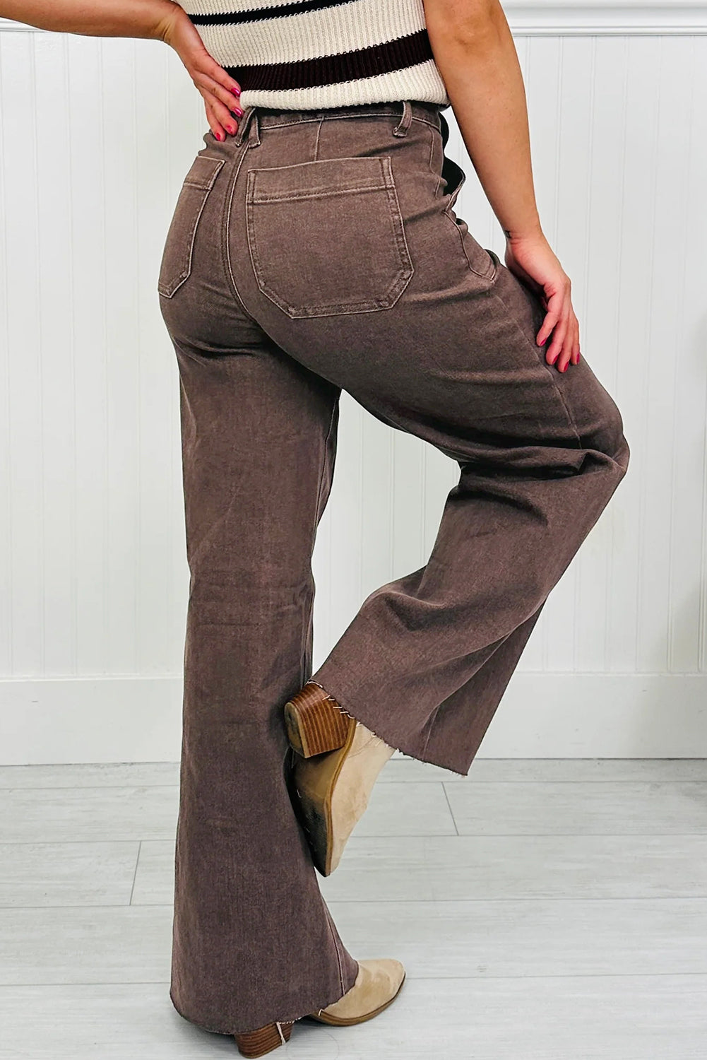 Dark brown retro washed patch pocket loose jeans from Dear-Lover, styled with a relaxed fit and vintage-inspired design.