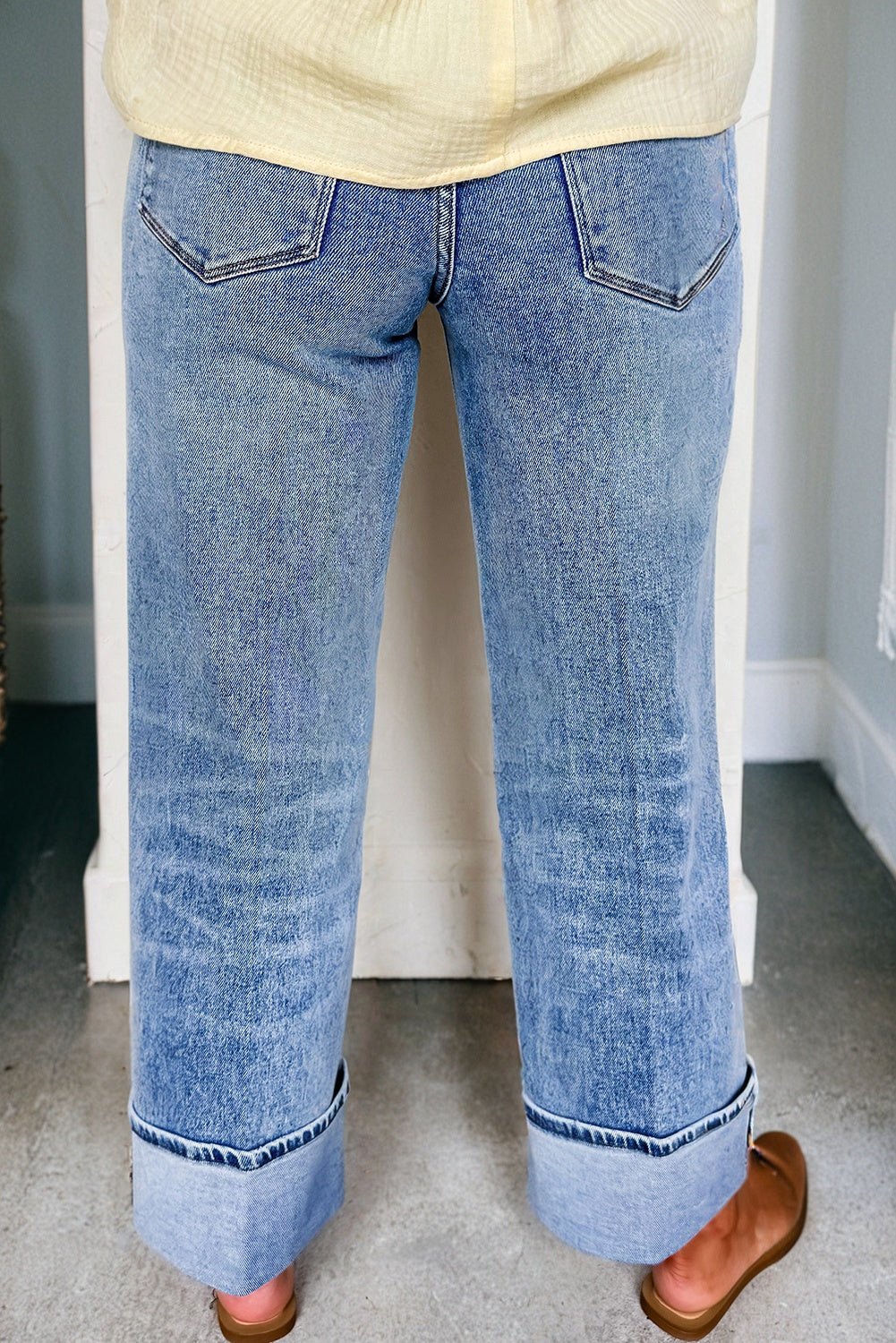 Dear-Lover Myosotis high waist jeans with cuffed hems, straight fit and center seam design, made for stylish bottoms.
