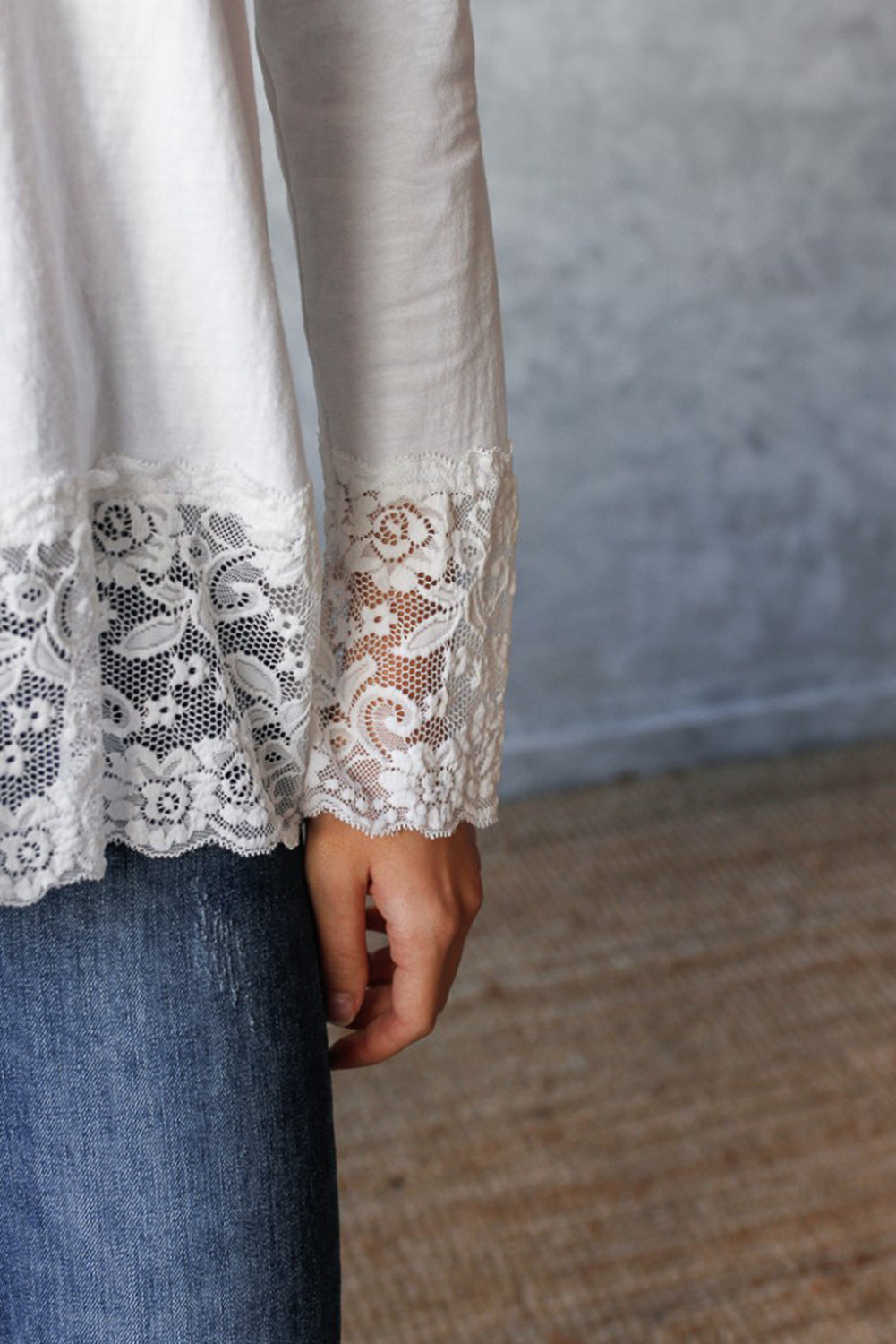 White Lace Trim V Neck Cuffed Long Sleeve Loose Top